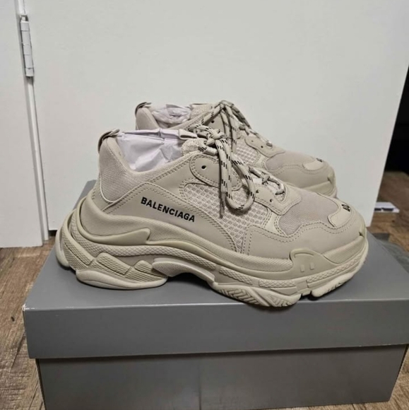 Balenciaga Triple S Beige Size 7 - Picture 1 of 4